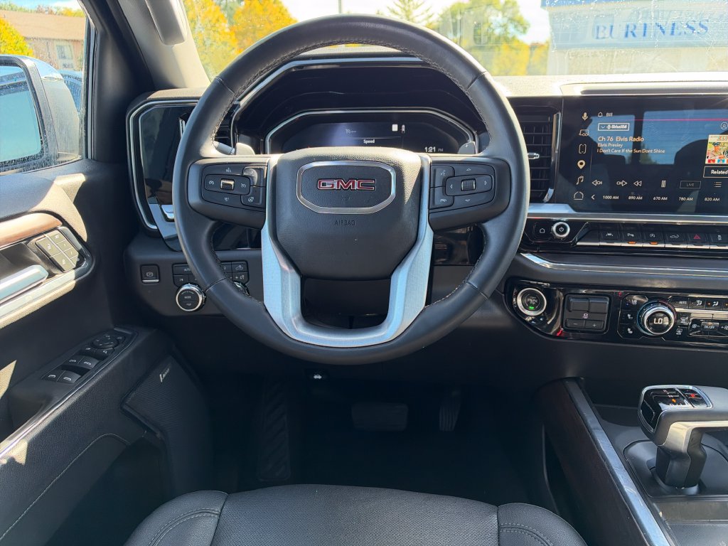 Used 2023 GMC Sierra 1500 SLT w/ SLT Premium Plus Package AWD/4WD image 18