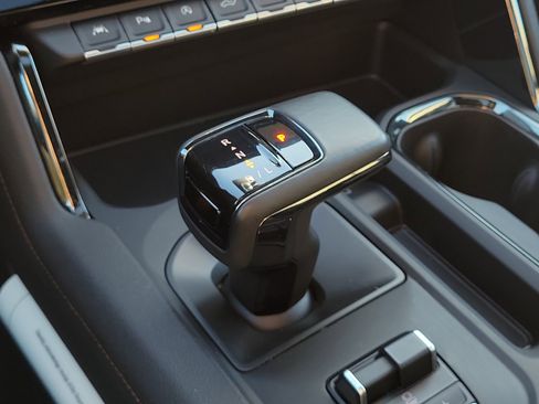 Used 2024 GMC Sierra 1500 AT4 w/ Technology Package image 30