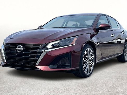 Used 2025 Nissan Altima 2.5 SL AWD/4WD image 14