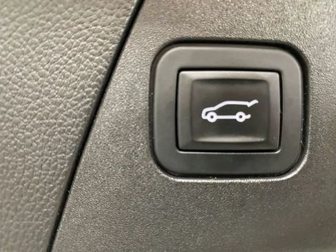 Used 2017 Buick Envision Essence FWD image 36