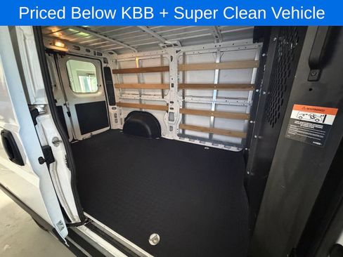 Used 2025 RAM ProMaster 2500 w/ U-Haul Equipment Group FWD image 10