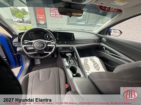 Used 2022 Hyundai Elantra SEL w/ Convenience Package FWD image 13