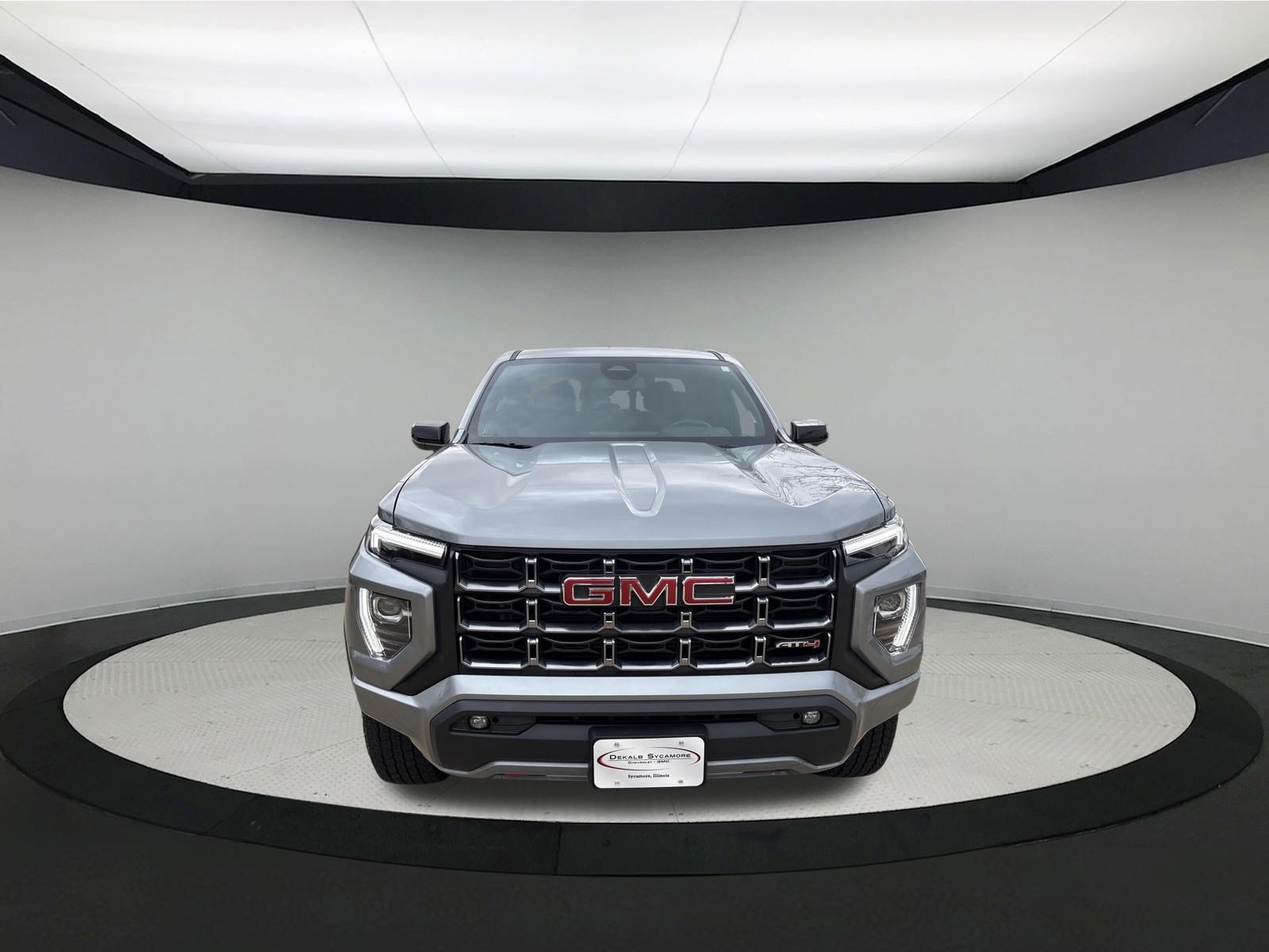 Used 2025 GMC Canyon AT4 AWD/4WD image 2