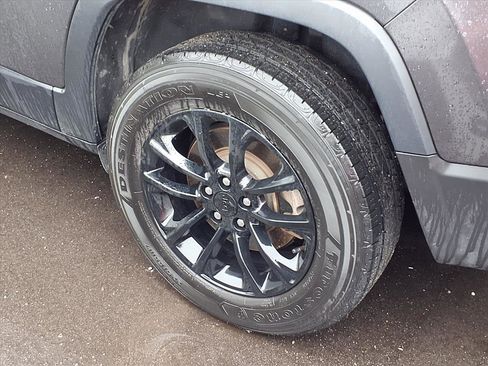 Certified 2023 Jeep Cherokee Altitude Lux image 24