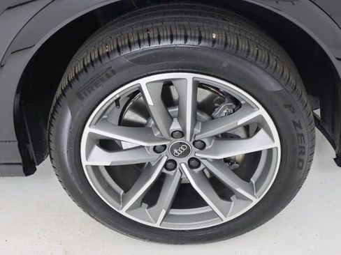 Certified 2025 Audi Q3 2.0T Premium w/ Convenience Package image 9