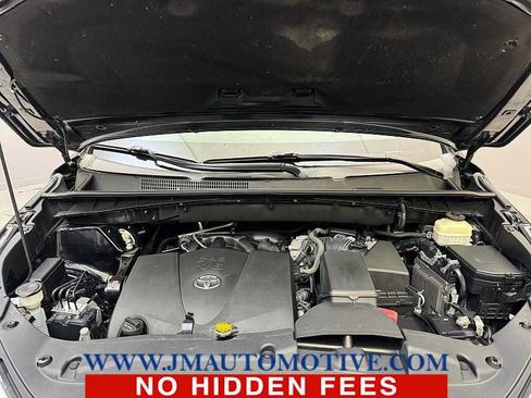 Used 2017 Toyota Highlander Plus AWD/4WD image 10