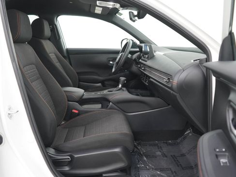 Used 2024 Honda HR-V Sport image 11