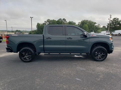 Used 2025 Chevrolet Silverado 1500 LT Trail Boss w/ LT Trail Boss Premium Package AWD/4WD image 5