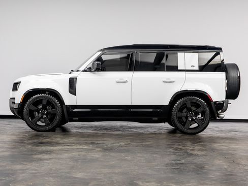 Used 2023 Land Rover Defender 110 X-Dynamic SE AWD/4WD image 9