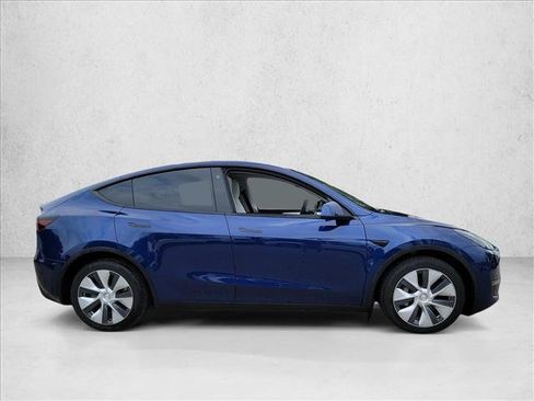 Used 2023 Tesla Model Y Long Range AWD/4WD image 4