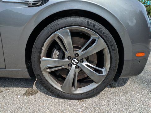 Used 2018 Bentley Flying Spur S W12 AWD/4WD image 11