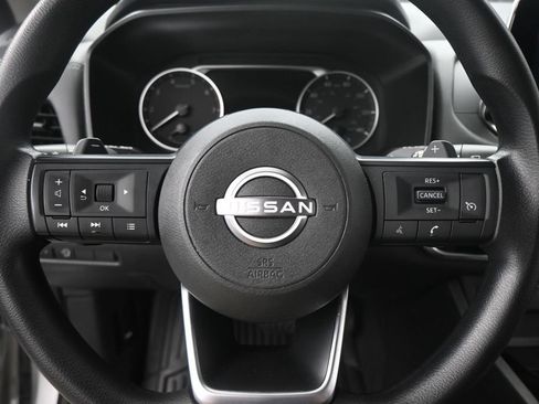 Used 2024 Nissan Rogue S AWD/4WD image 10