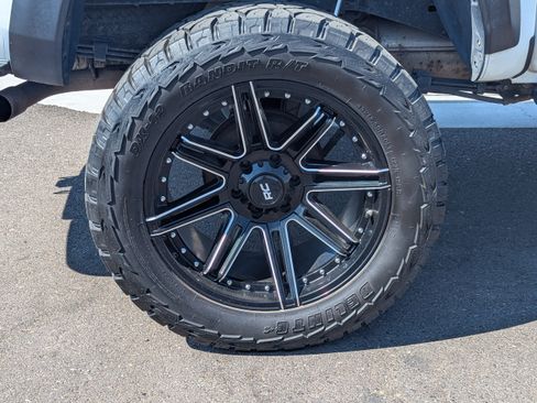 Used 2017 Toyota Tacoma TRD Off-Road AWD/4WD image 49