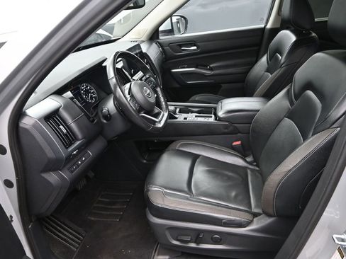 Used 2022 Nissan Pathfinder SL w/ SL Premium Package image 18