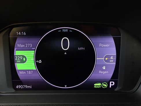 Used 2022 Chevrolet Bolt LT w/ Infotainment Package FWD image 27