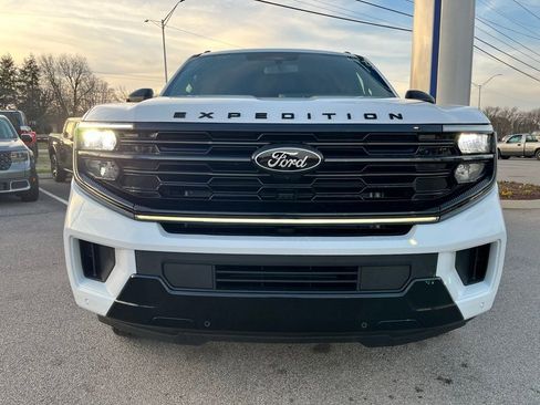 New 2026 Ford Expedition Platinum w/ Stealth Performance Package AWD/4WD image 2