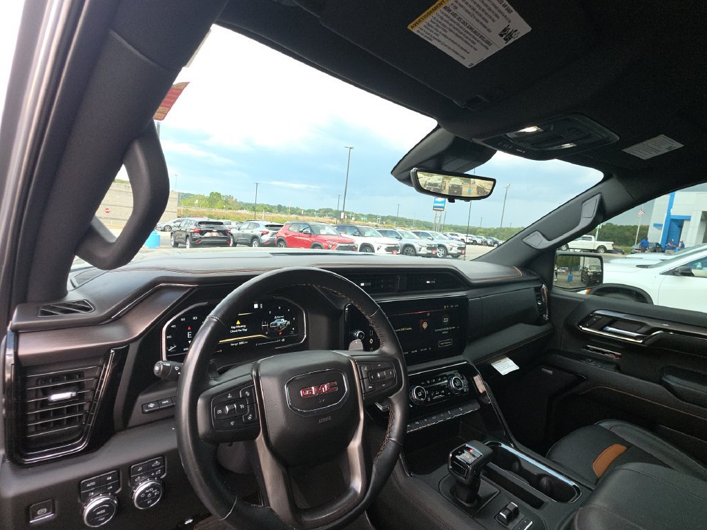 Used 2023 GMC Sierra 1500 AT4 w/ Technology Package AWD/4WD image 18