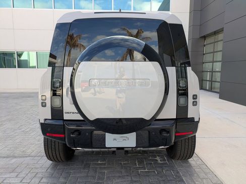 New 2026 Land Rover Defender 110 X-Dynamic SE AWD/4WD image 6