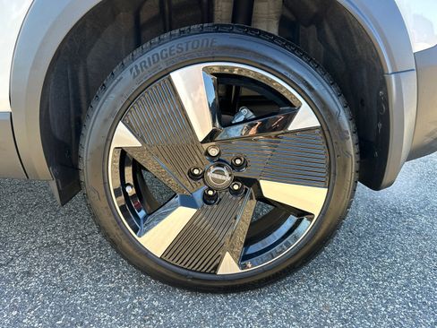 Used 2025 Nissan Kicks SR image 19