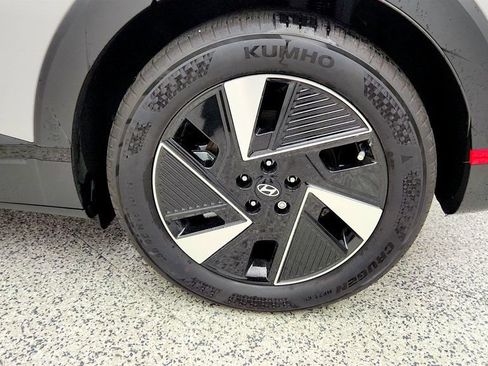 Used 2025 Hyundai Ioniq 5 SEL RWD image 9