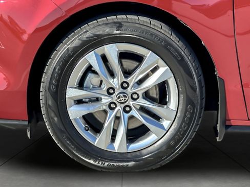 Certified 2021 Toyota Sienna Limited image 27