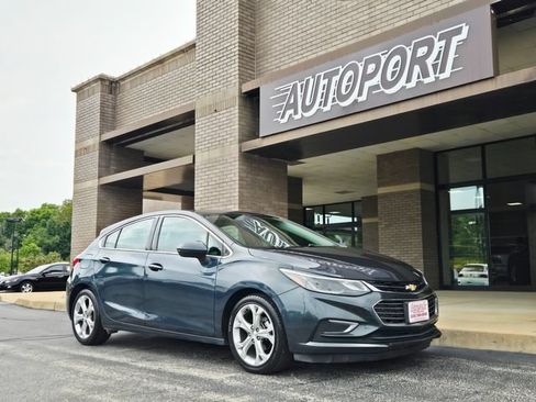 Used 2017 Chevrolet Cruze Premier FWD image 1
