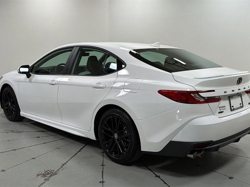 Used 2026 Toyota Camry SE w/ Multimedia Upgrade Package image 7