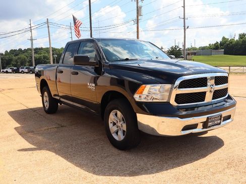 Used 2024 RAM 1500 Classic SLT AWD/4WD image 8