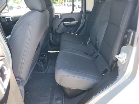 Used 2022 Jeep Gladiator Sport AWD/4WD image 25