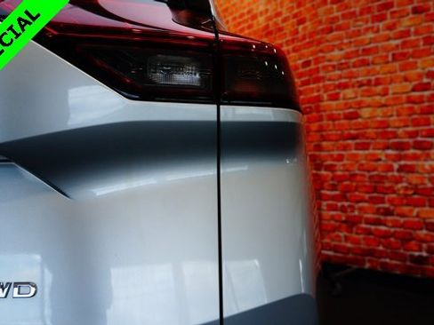 Used 2022 Nissan Rogue SV image 80