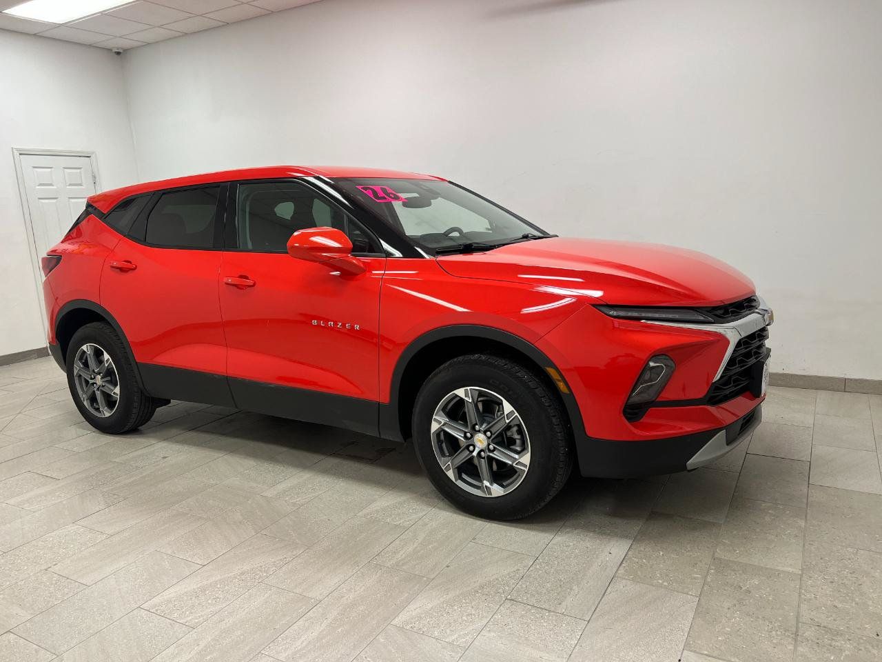 Used 2026 Chevrolet Blazer LT FWD image 2