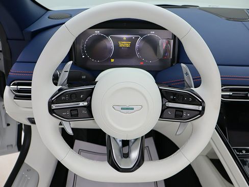 Used 2026 Aston Martin DB12 Convertible RWD image 36