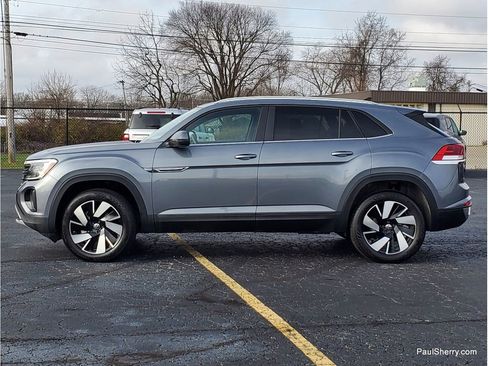 Used 2025 Volkswagen Atlas Cross Sport SE image 9