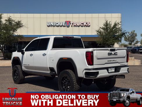 Used 2024 GMC Sierra 2500 Denali Ultimate AWD/4WD image 8