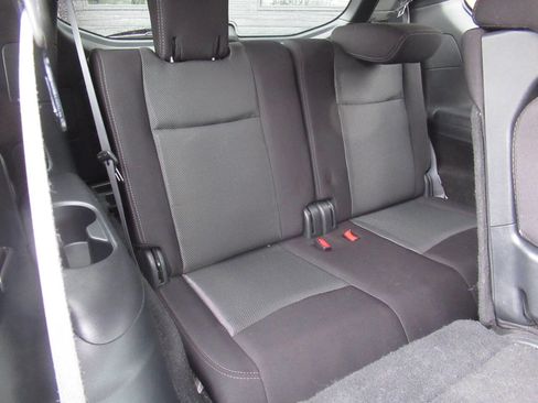 Used 2020 Nissan Pathfinder SV AWD/4WD image 9