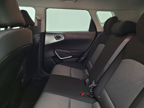 Used 2025 Kia Soul LX w/ LX Technology Package image 18
