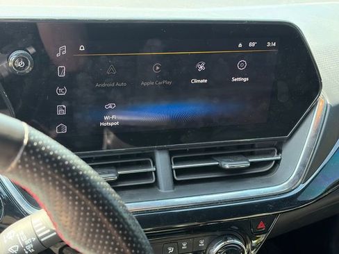 Used 2024 Chevrolet Trax RS w/ Sunroof Package image 18