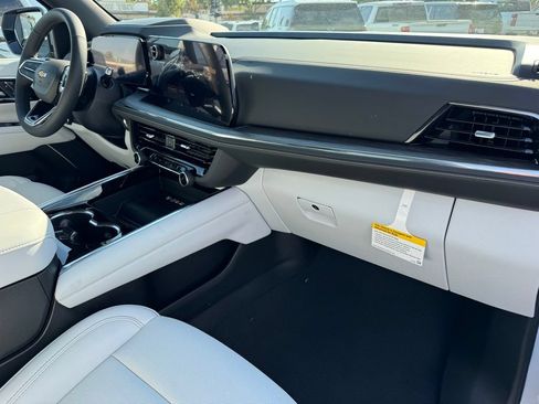 New 2026 Chevrolet Tahoe Premier AWD/4WD image 7