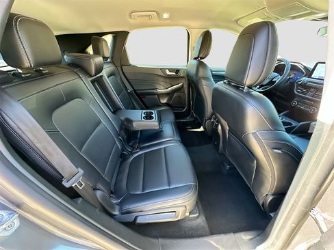 Used 2021 Ford Escape Titanium image 28