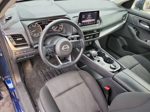Used 2024 Nissan Rogue SV AWD/4WD image 8