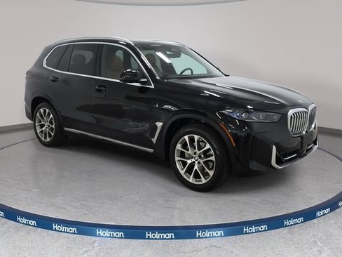 Certified 2024 BMW X5 xDrive40i w/ Premium Package AWD/4WD image 3