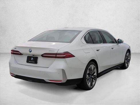 New 2026 BMW 530i xDrive w/ Premium Package image 2