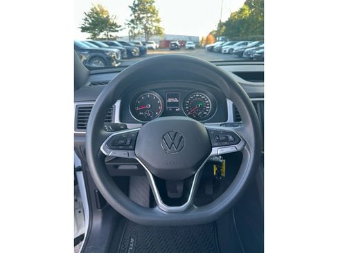Used 2020 Volkswagen Atlas Cross Sport S image 17