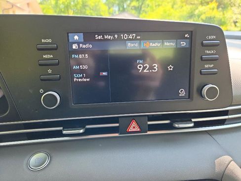 Used 2023 Hyundai Elantra SEL FWD image 13
