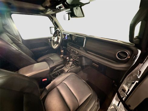 Used 2024 Jeep Wrangler Sahara w/ Technology Group image 16