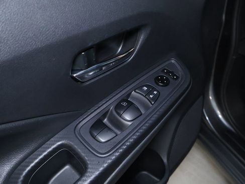 Used 2023 Nissan Versa SV image 12