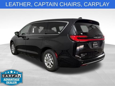 Used 2024 Chrysler Pacifica Touring-L FWD image 6