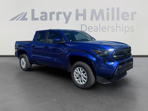 Certified 2025 Toyota Tacoma SR5 image 7