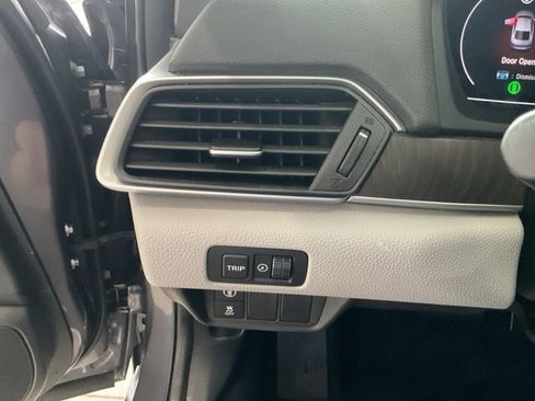 Used 2019 Honda Accord EX image 8