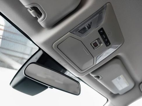 Used 2021 Toyota RAV4 LE image 29